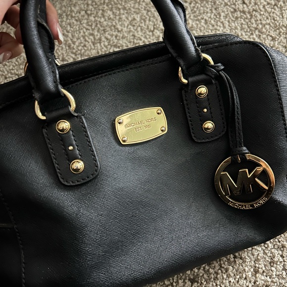 MK small purse - Picture 1 of 4